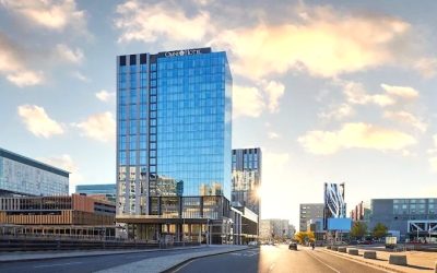 Omni Boston Hotel at the Seaport: Where Jeff Rocked the Stage at a Dueling Pianos Corporate Bash