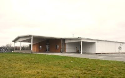 KC Hall Washington IA Rocks as Fans Boogie Two Years in a Row!