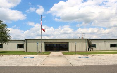 Felix And Fingers Dueling Pianos Beam a “Super Groovy” 70’s Vibe at Winnie Community Building Fundraiser