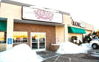 Boondox Bar & Grille in Otsego: A Dueling Pianos “Set Up So Cute” Spectacle