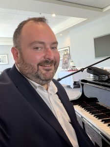 Zach Goodman performing with Felix And Fingers Dueling Pianos at Kirkbrae Country Club in Lincoln, Rhode Island