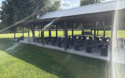 Pondside Vows and Piano-Perfect Planning at The Barn in the Pines