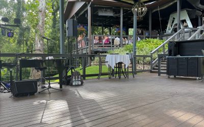 Sweet Caroline Sing-Alongs and Deck-to-Deck Cheers at Brenner’s on the Bayou Houston