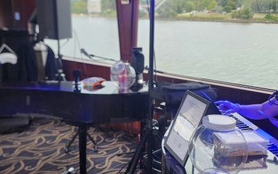 A Dance Solo Steals the Show at City Cruises – DC Corporate Dueling Pianos Event