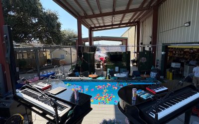 Quick Jokes, Warm Welcomes, and a Playful Pool Moment at a Houston, Texas Corporate Event